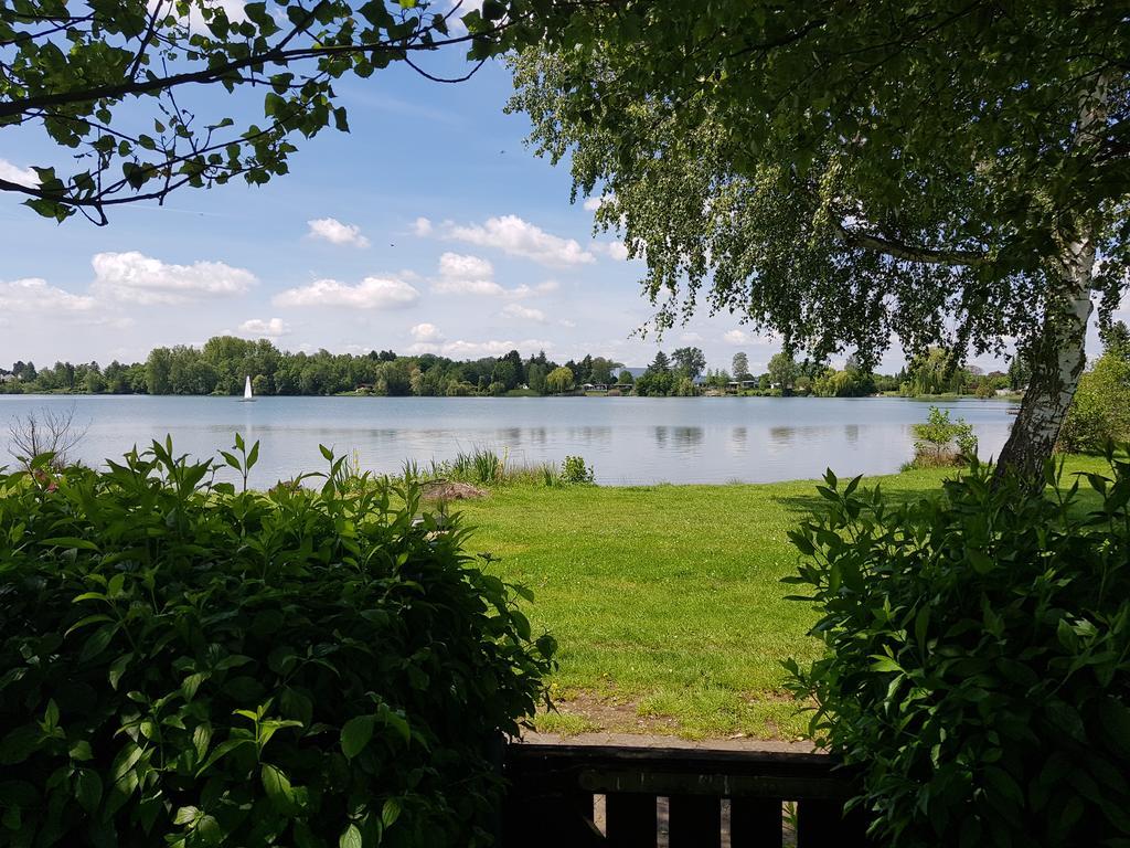 Ferienhaus Am See Hungen Екстериор снимка